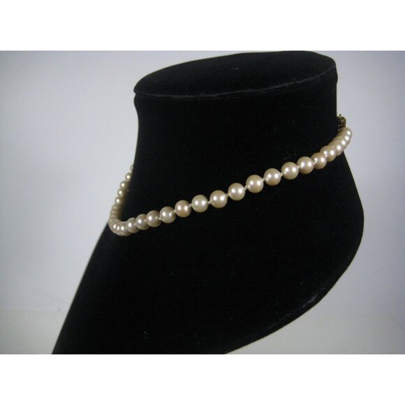Imitation Pearls Beaded Necklace 16 inch Goldtone Fish Clasp Vintage Strand - Picture 7 of 10